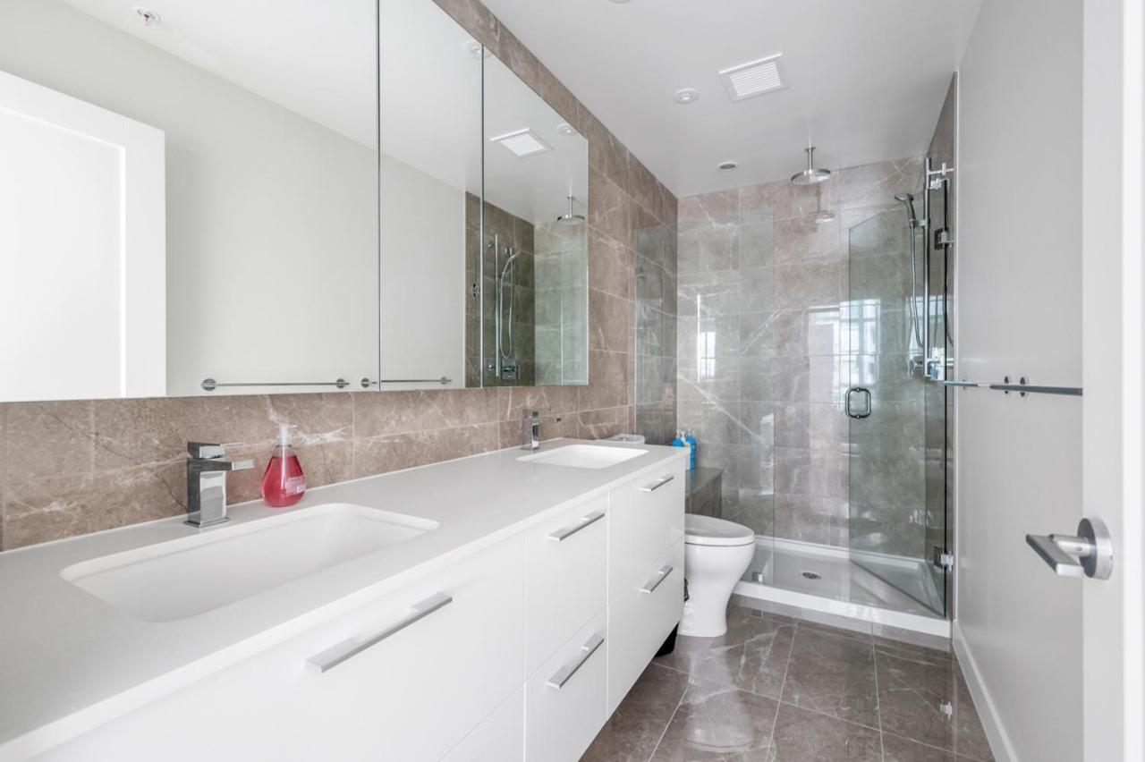 Urban Oasis: Stylish Apartment Retreat At Ubc Vancouver Extérieur photo