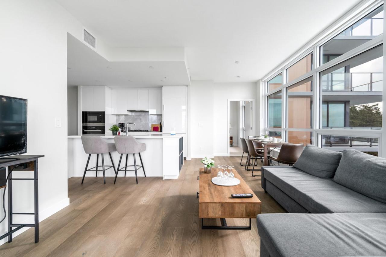 Urban Oasis: Stylish Apartment Retreat At Ubc Vancouver Extérieur photo